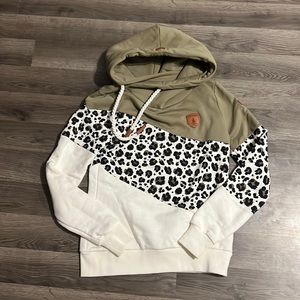 Wanakome hoodie. New without tags